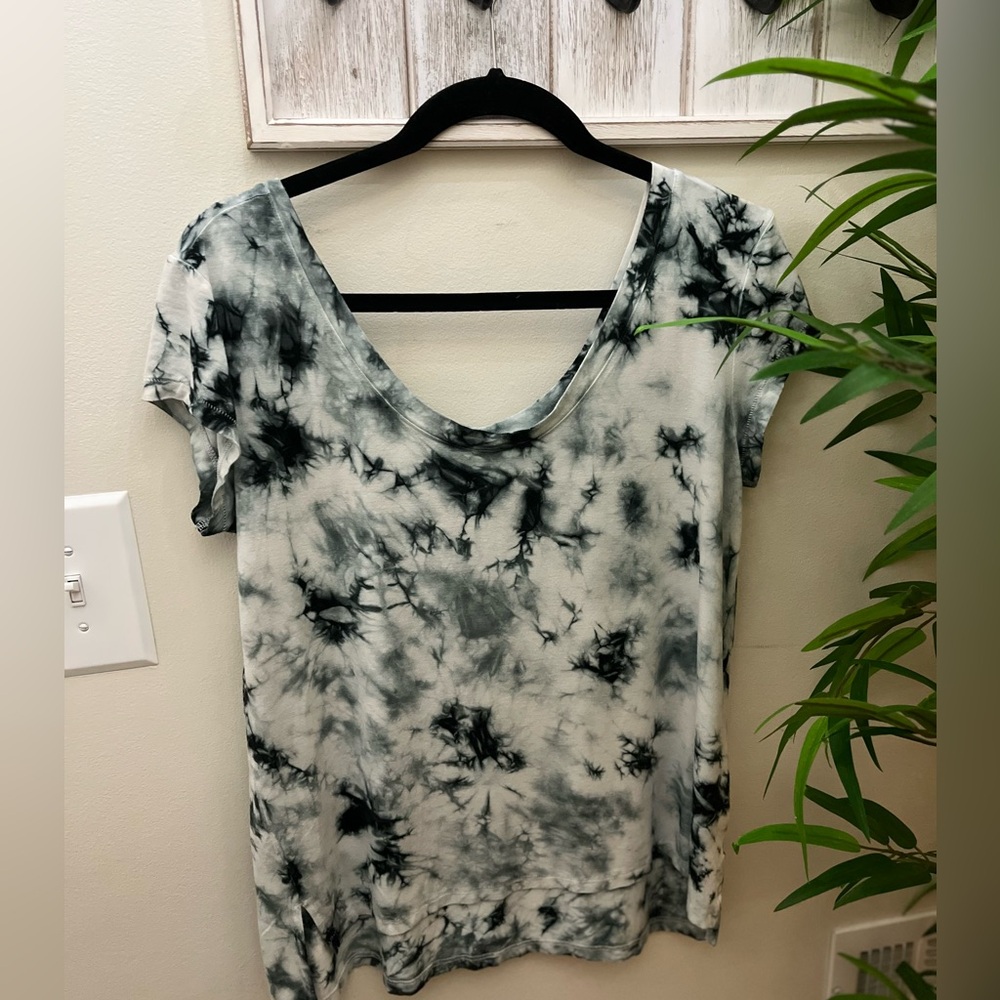 American Eagle Outfitters Tie-Dye Scoop Neck Women's Top with Cap Sleeves